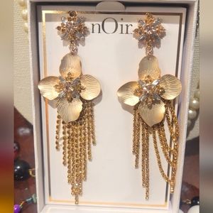 Noir earrings